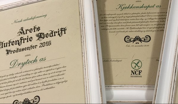 Bilde-av-diplomer-i-ramme_1200x500.jpg