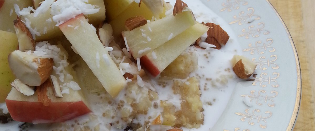 Amarant- og hirsegrøt med kefir, eple, rosiner og mandler_2_1200x500.jpg