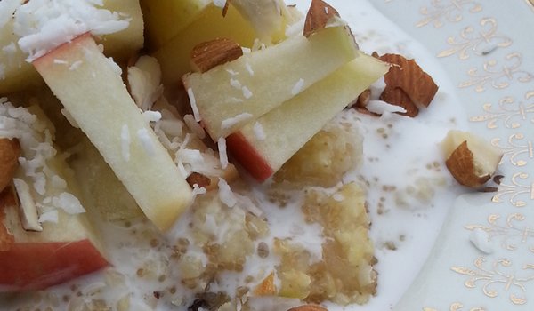 Amarant- og hirsegrøt med kefir, eple, rosiner og mandler_2_1200x500.jpg