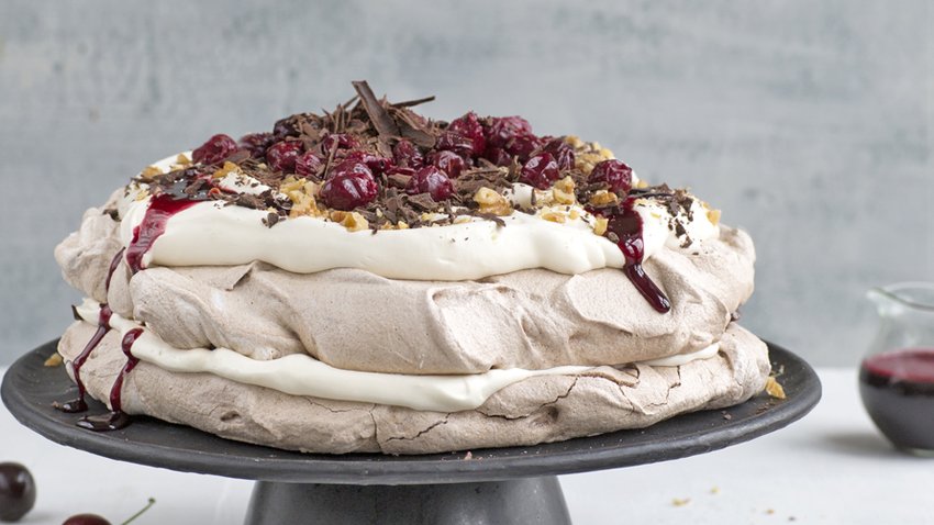 Dobbel pavlova med kirsebær_1200x500.jpg