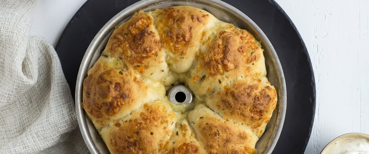Glutenfritt brytebrød i krans_01.jpg
